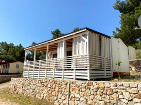 Отель Petra Mobile Home  Тисно